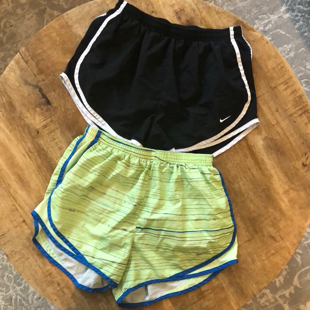 Womens medium Nike tempo shorts